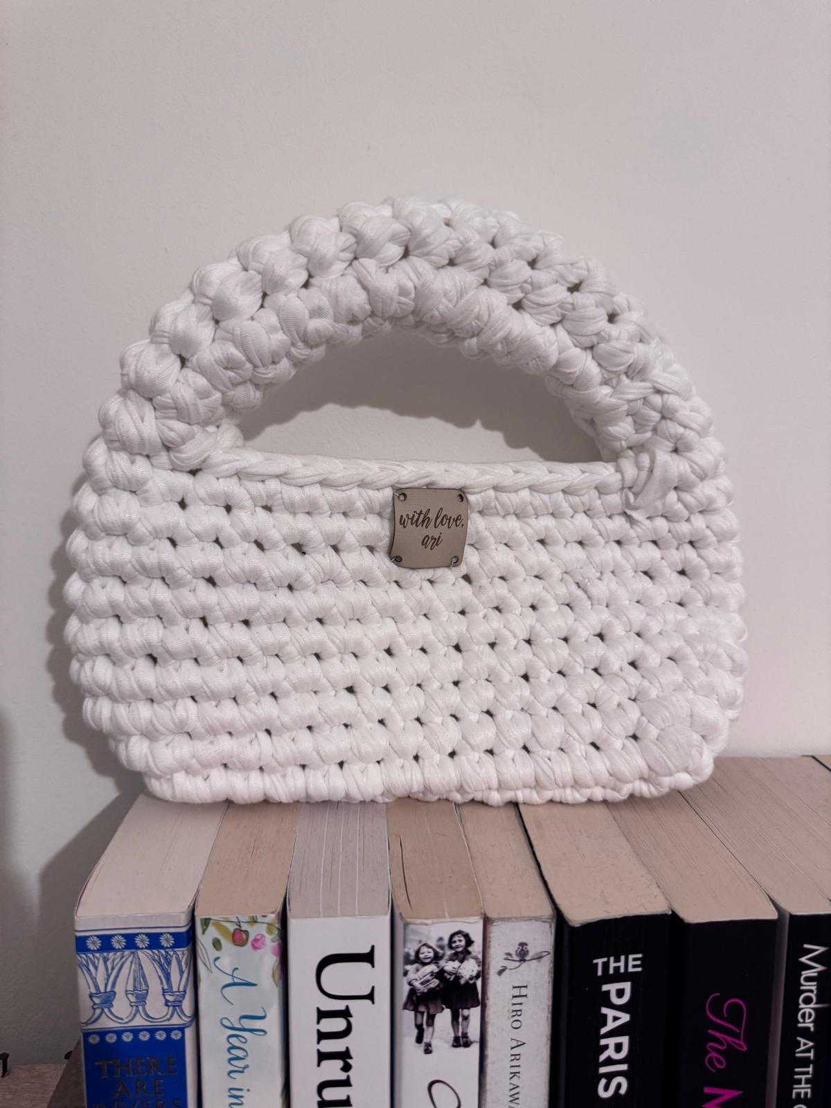 ESSENTIALS CLOUD BAG