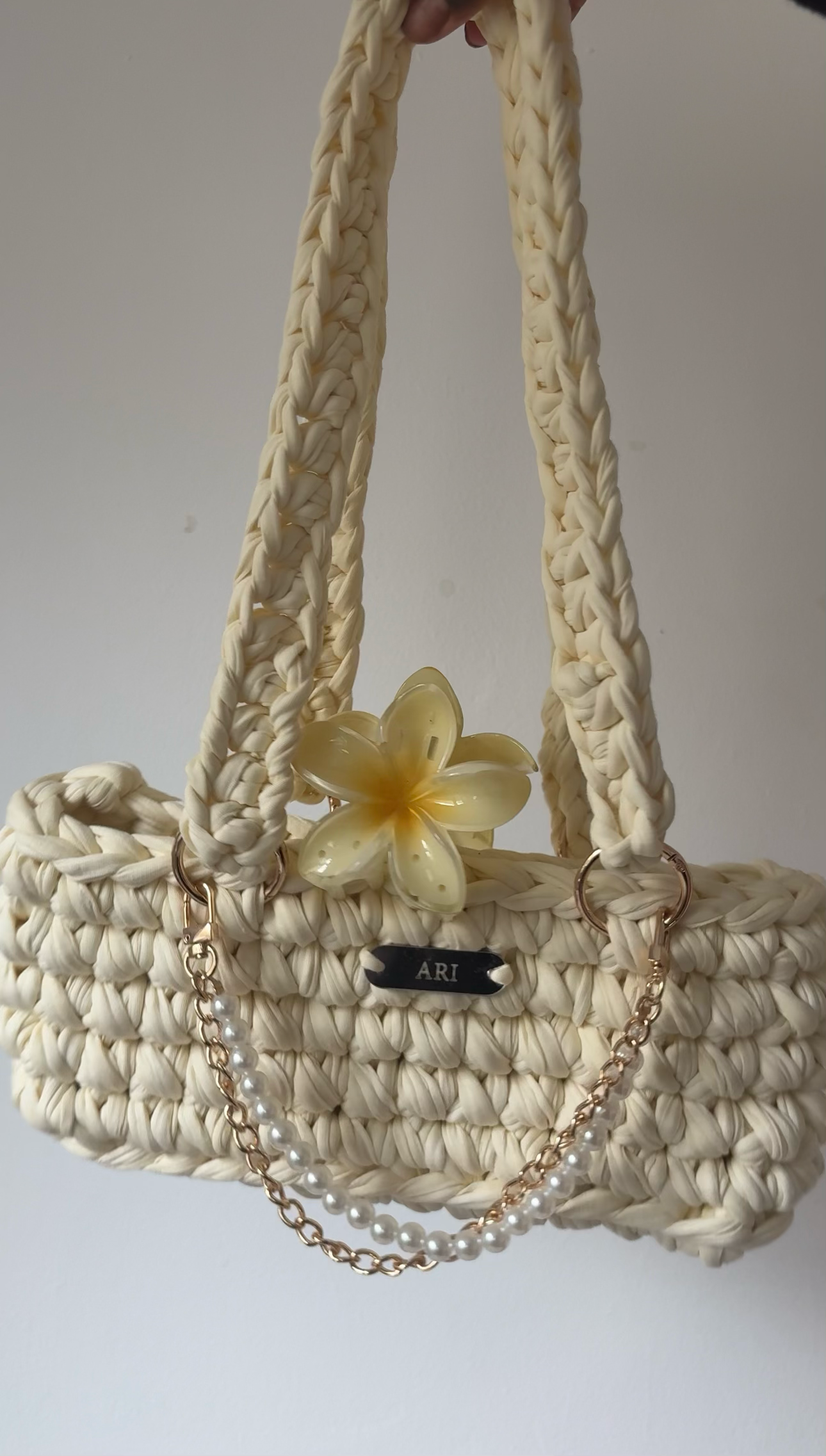 ILA - butter yellow