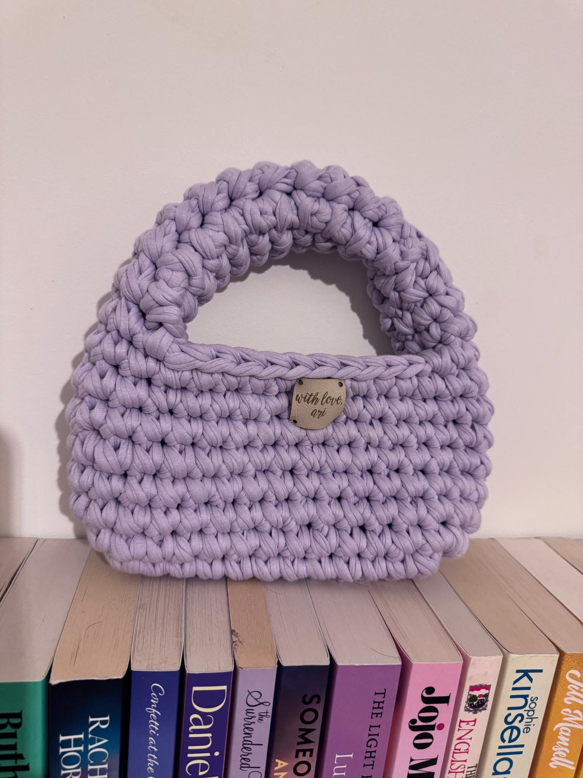 ESSENTIALS CLOUD BAG